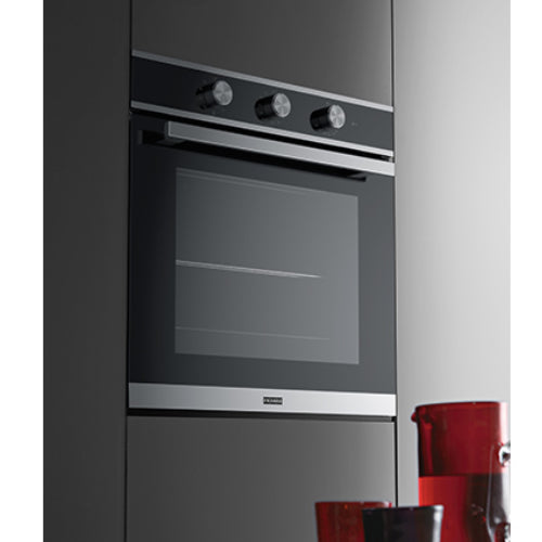FRANKE FSL 82 H XS New Multifunction Ovens for a Thousand and One Recipes. Elegant Design, Highly Professional Performance, New Programs, and Exclusive Functions from Franke.