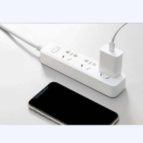 MI -20W CHARGER W/O/WHITE The fast charging adapter can charge devices at up to 20W It also has the capability to regulate power output depending on the device